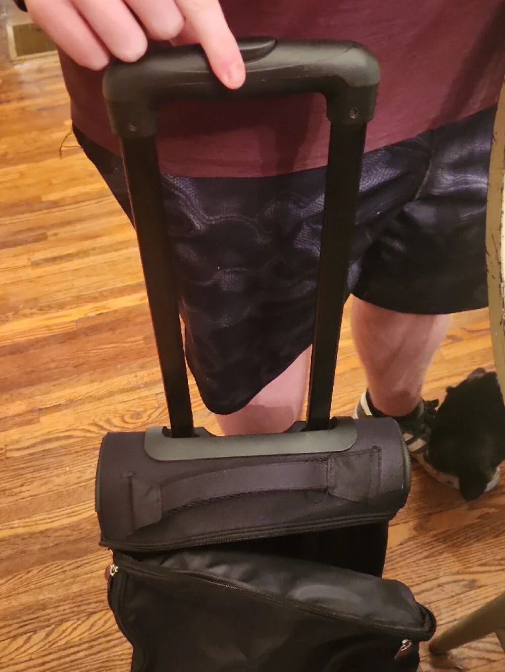 Blackhawks Rolling Carry-On Bag with Telescopic Handle